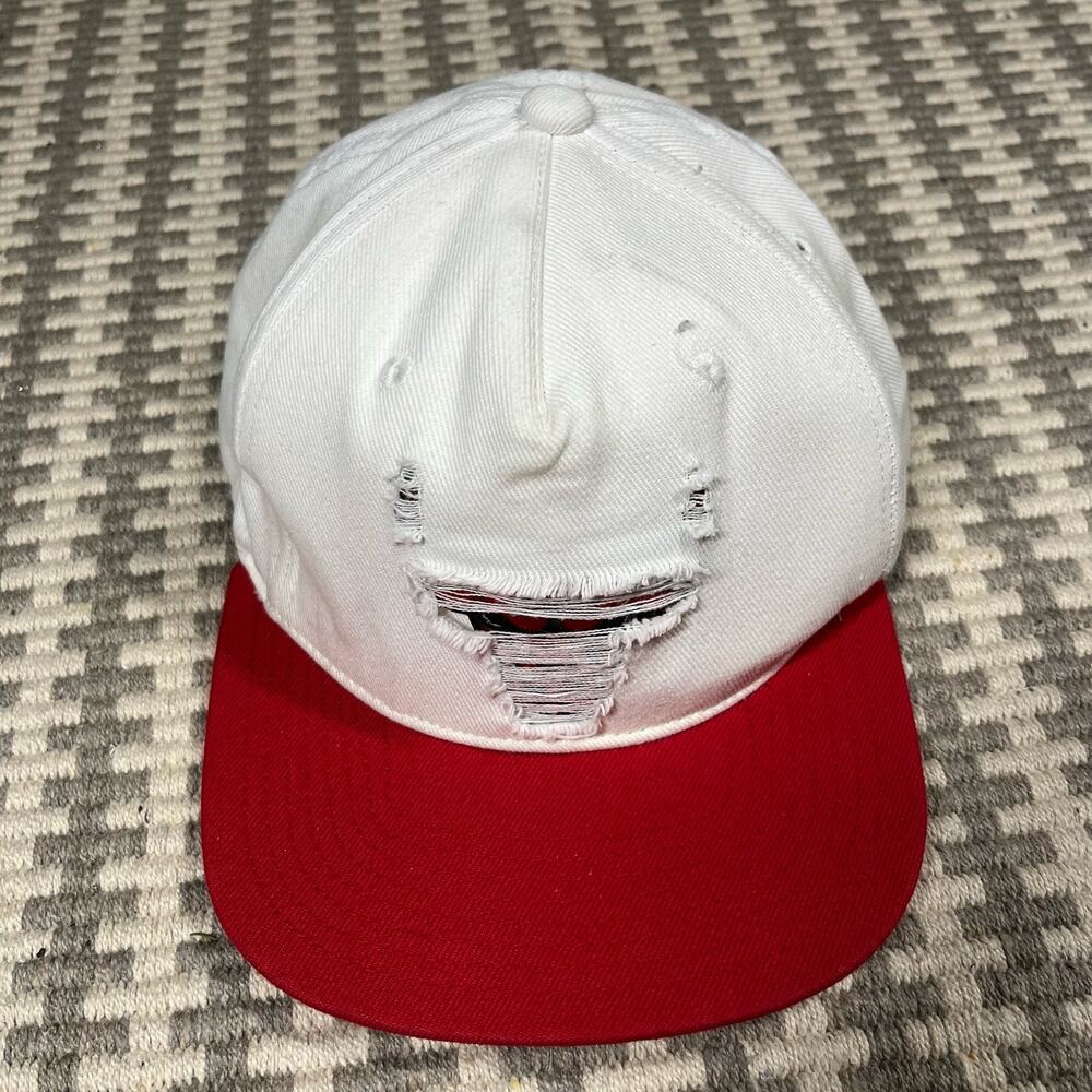 Mitchell & Ness White Red Destructed Chicago Bulls Snapback